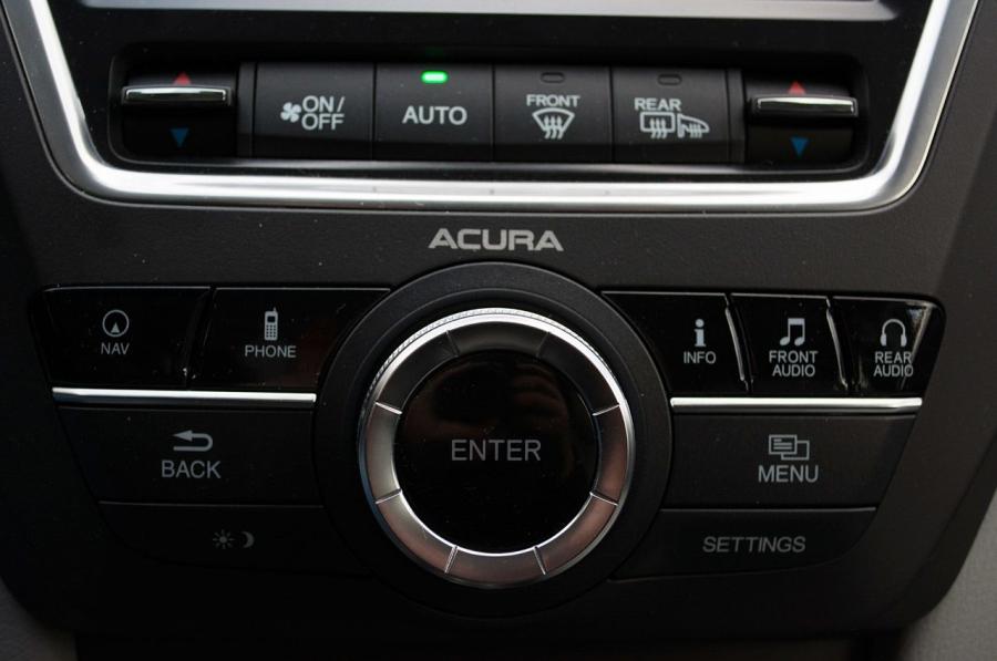 Детали интерьера Acura MDX SH-AWD (YD3) 2014 года  (фото 30 из 36)